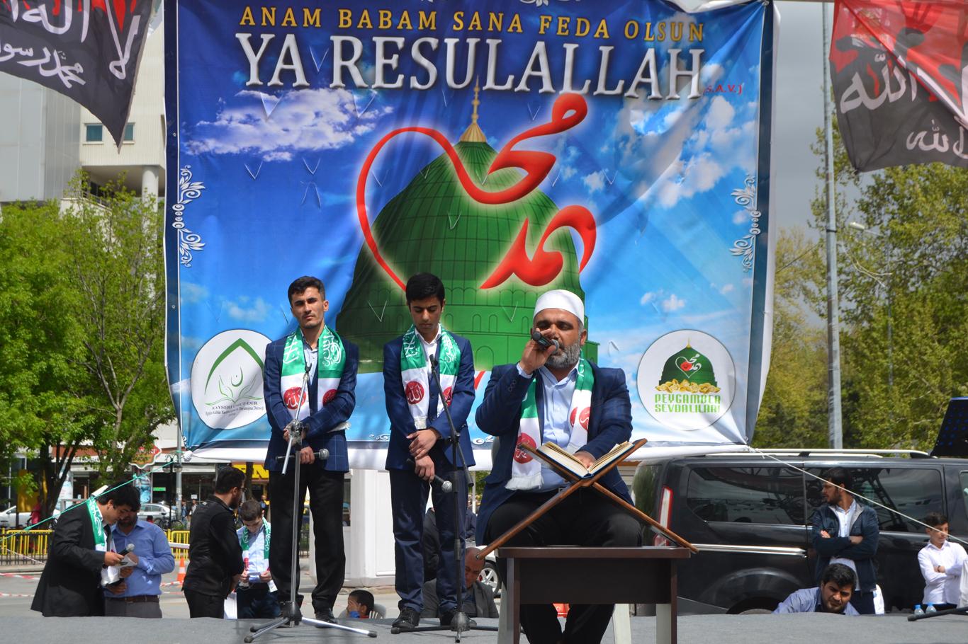 Kayseri seması tekbir ve salavatlarla yankılandı Kayseri seması tekbir ve salavatlarla yankılandı